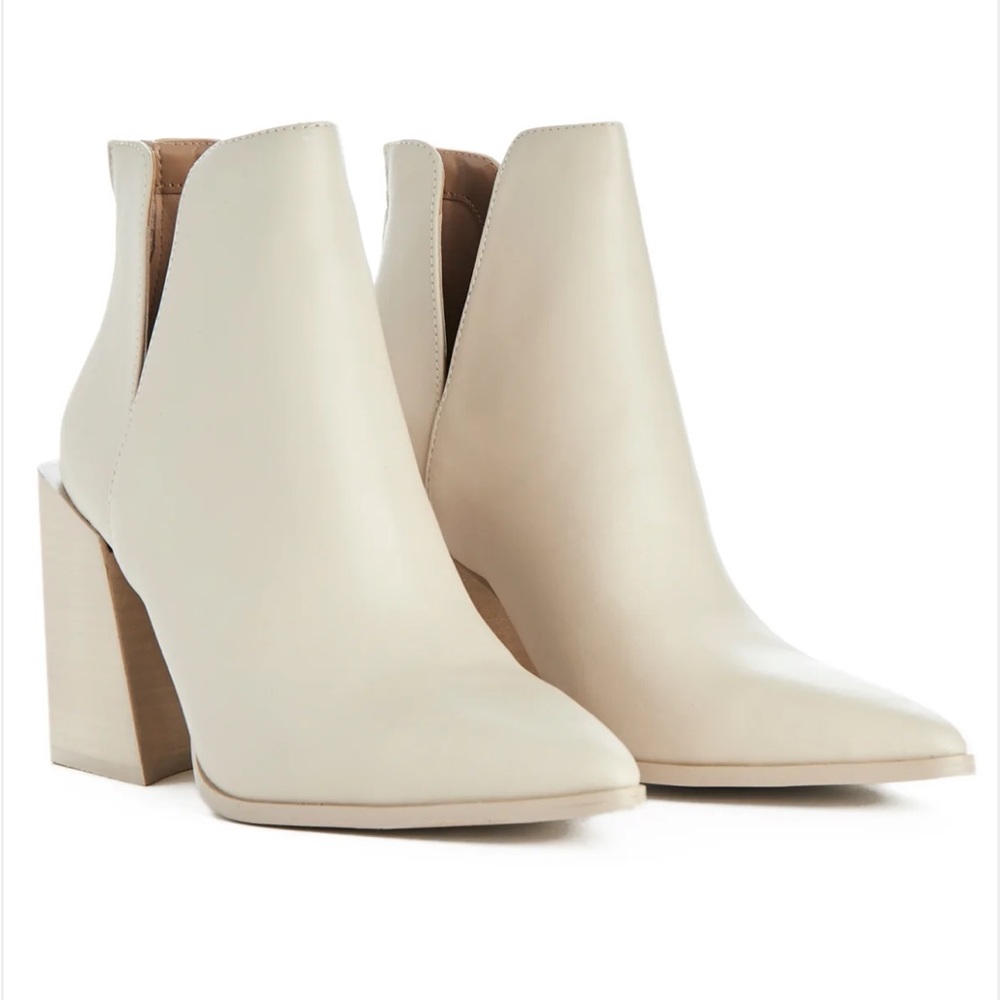 Steve Madden Ankle boot in Bone size 6.5